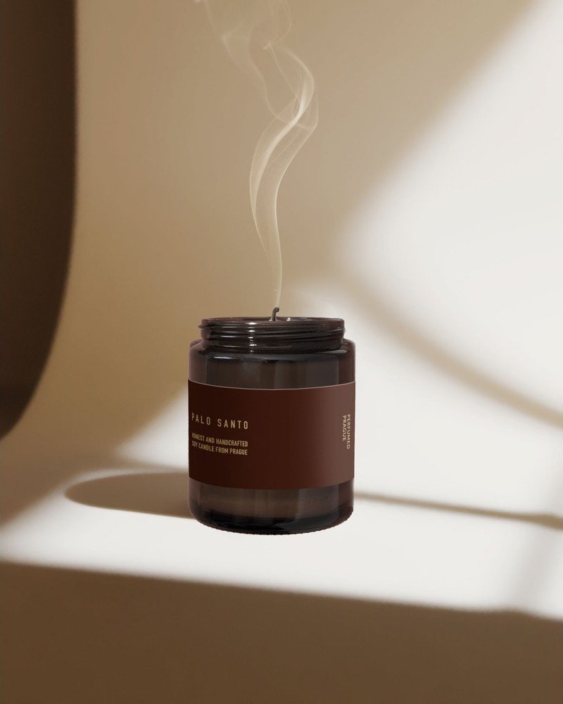 Vonná sojová svíčka #101 Palo Santo – Perfumed Prague