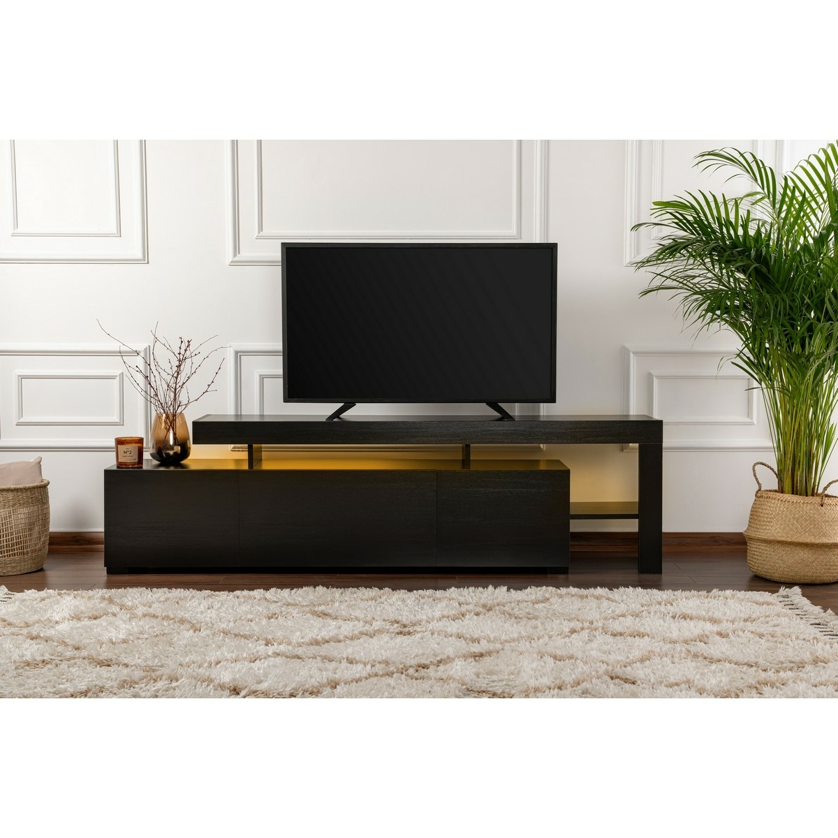 Televizní stolek Beliz Wood Black Hanah Home