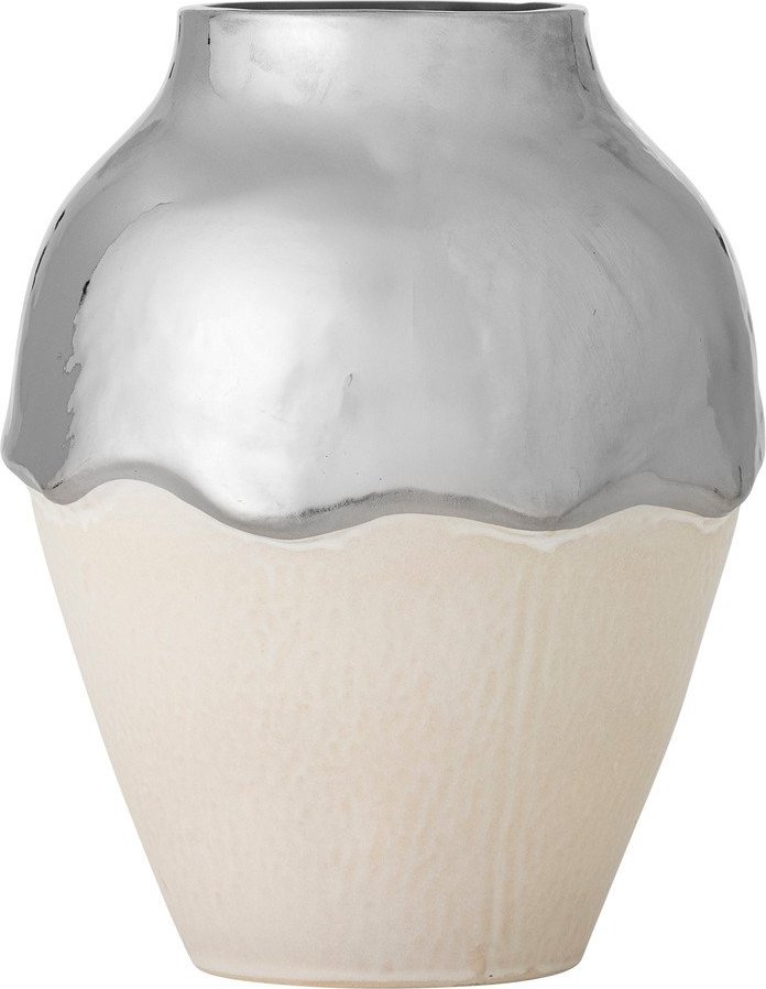 Krémová/ve stříbrné barvě váza z kameniny (výška 26 cm) Silvio – Bloomingville