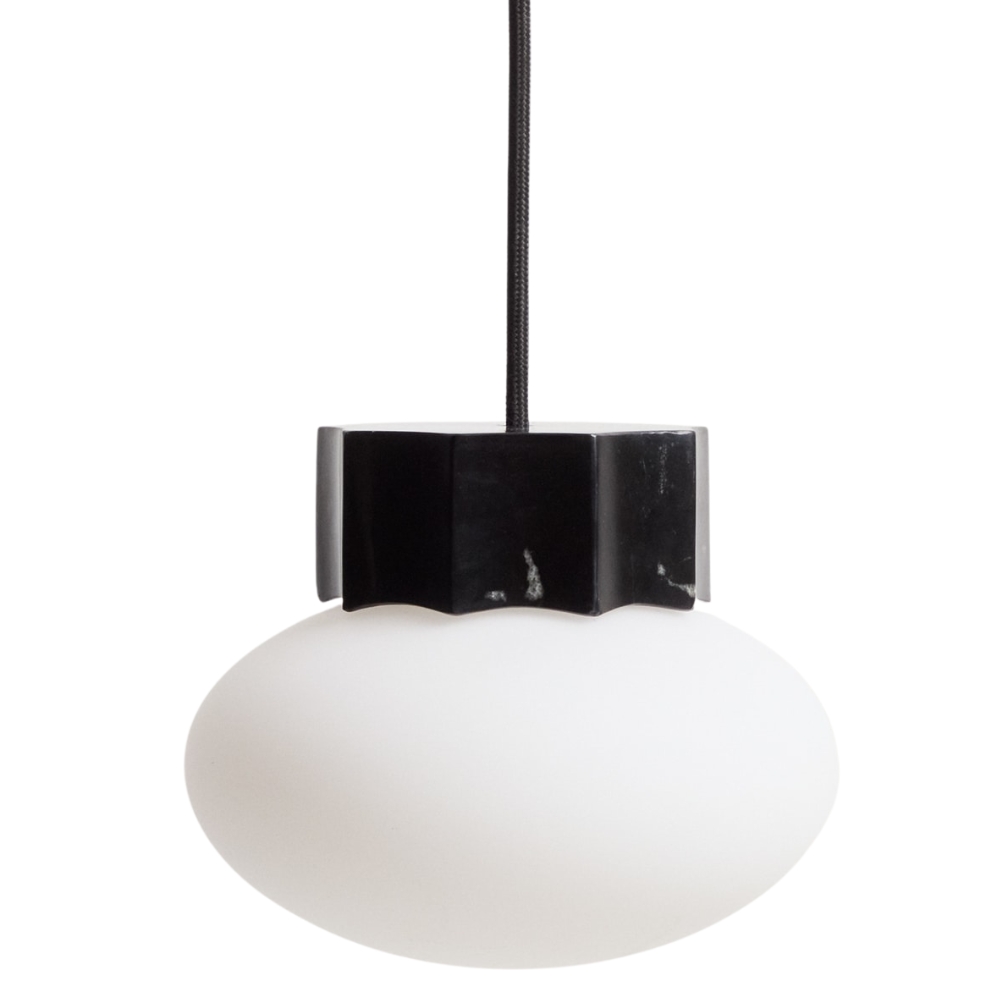 Kave Home Černo-bílé mramorové závěsné světlo Idela Ø15 cm