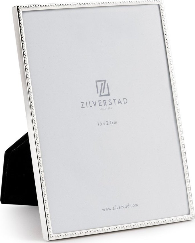Kovový stojací rámeček v leskle stříbrné barvě 16x21 cm Sweet Memory Pearl – Zilverstad